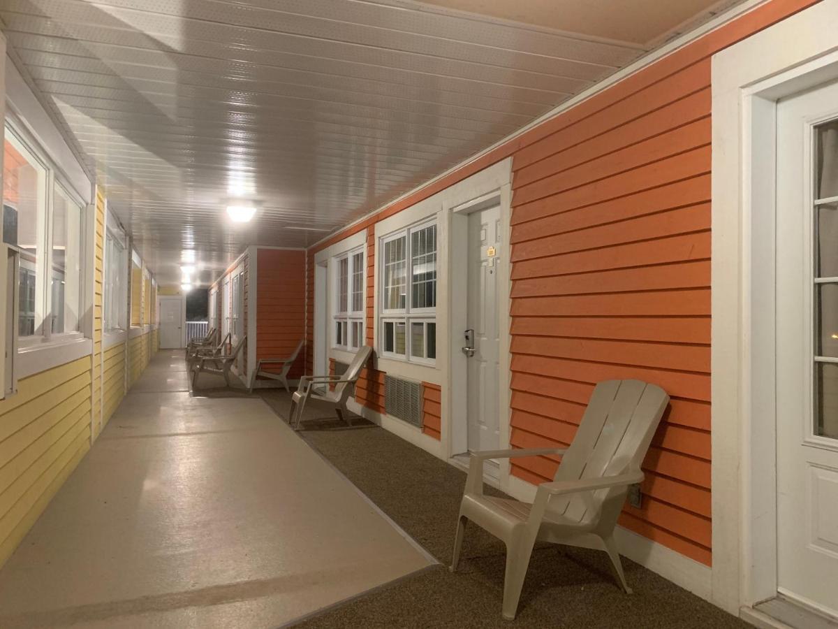 Hotel And Suites Les Laurentides Saint-Sauveur-des-Monts Dış mekan fotoğraf